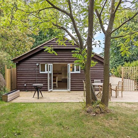 Millside, Bosham Villa Bagian luar foto