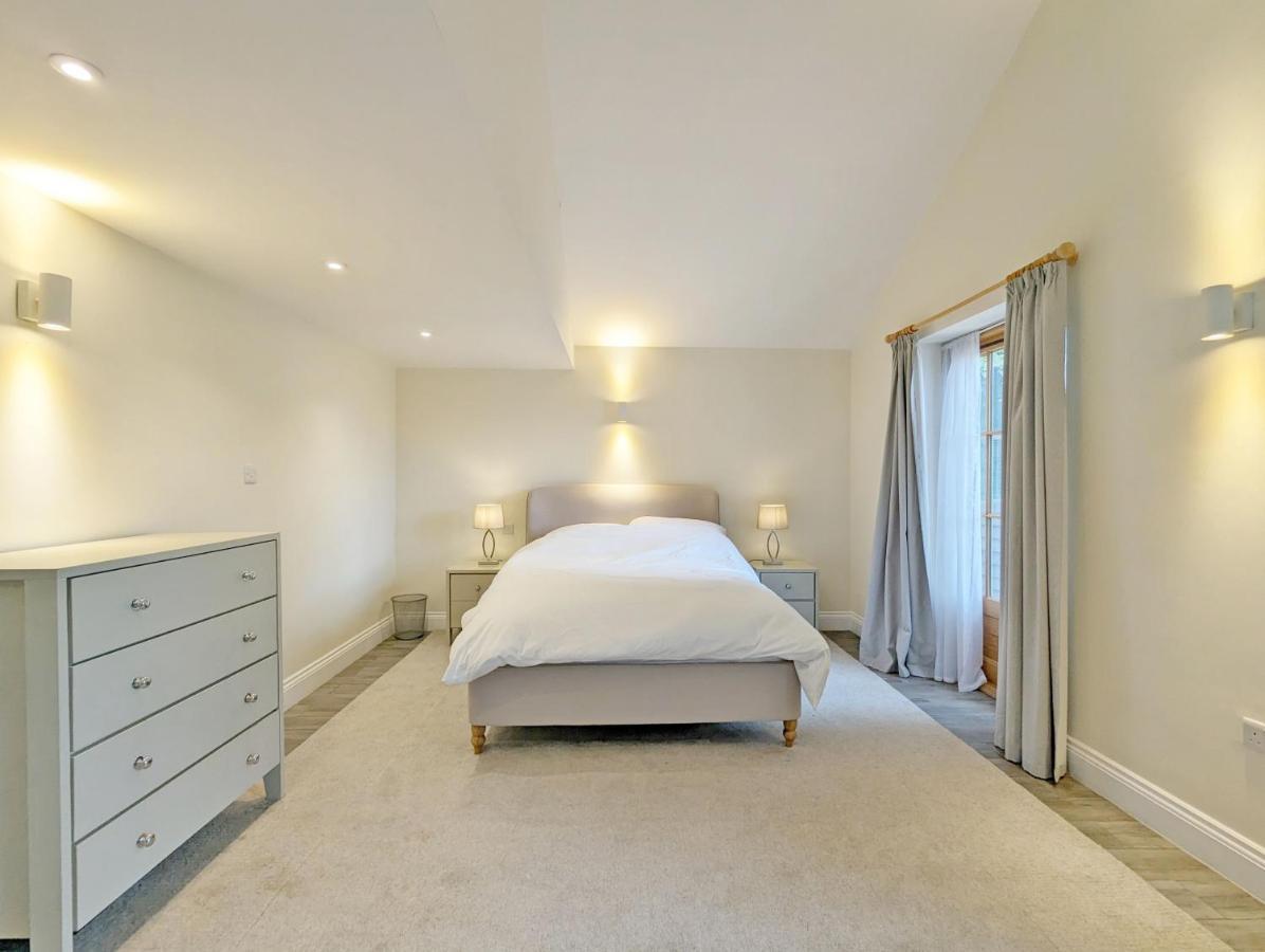 Millside, Bosham Villa Bagian luar foto