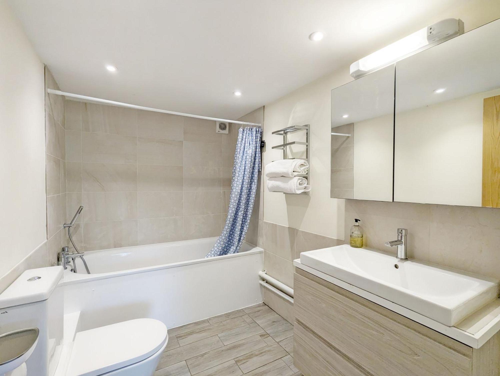 Millside, Bosham Villa Bagian luar foto