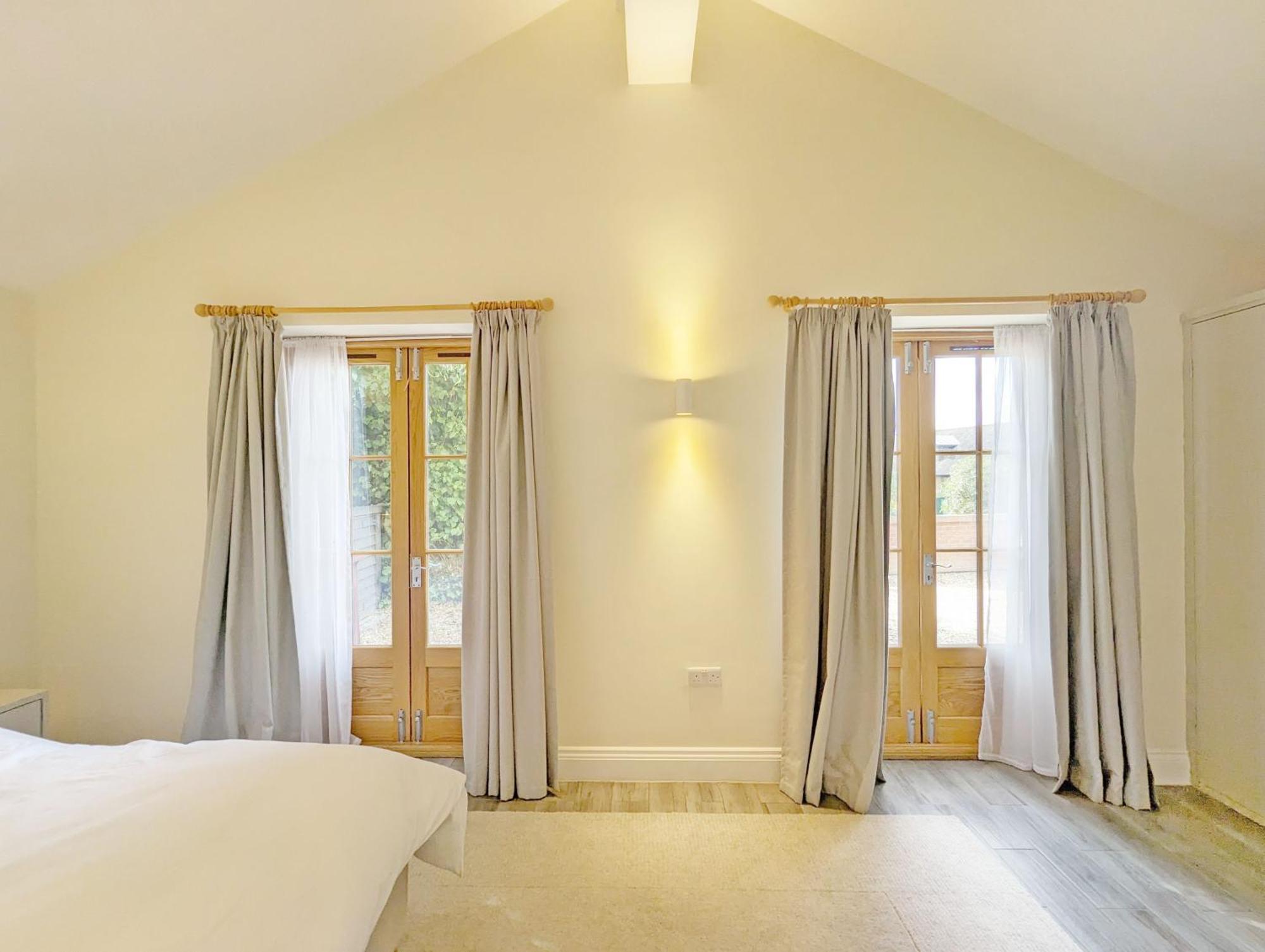 Millside, Bosham Villa Bagian luar foto
